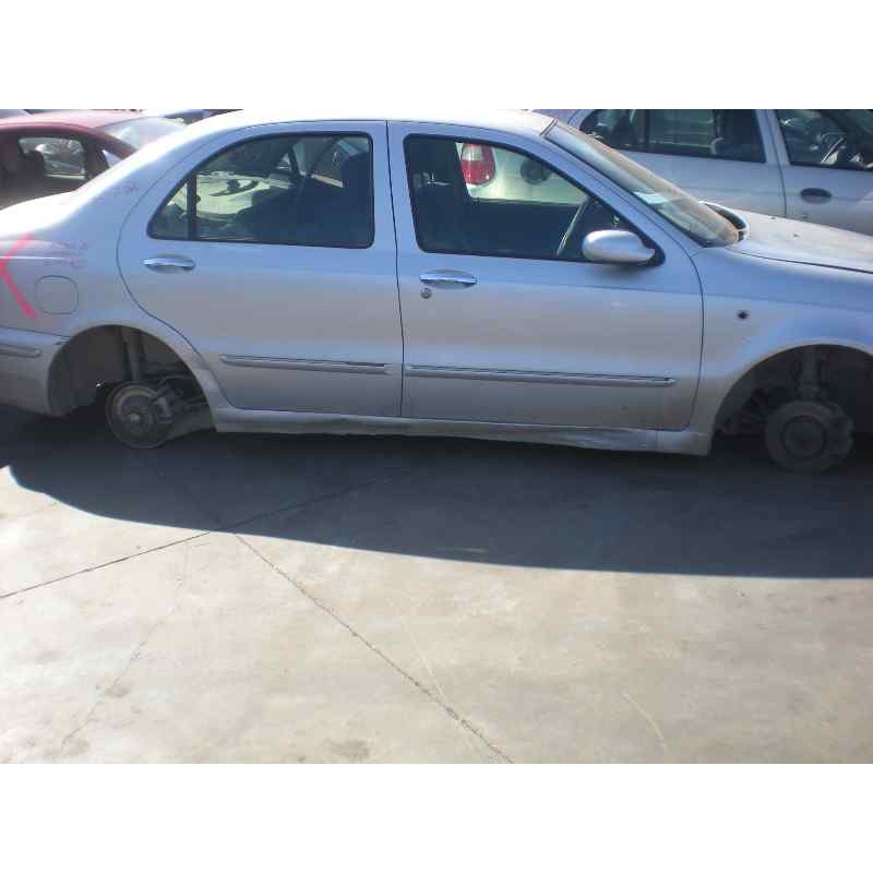 lancia lybra berlina del año 2000