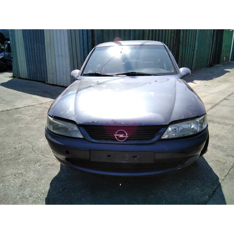 opel vectra b berlina del año 1996