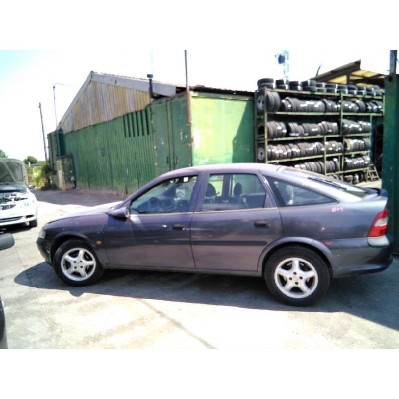 opel vectra b berlina del año 1996