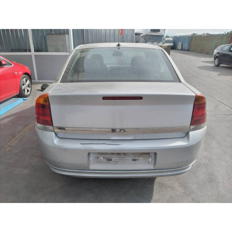 opel vectra c berlina del año 2003