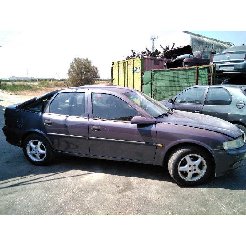 opel vectra b berlina del año 1996