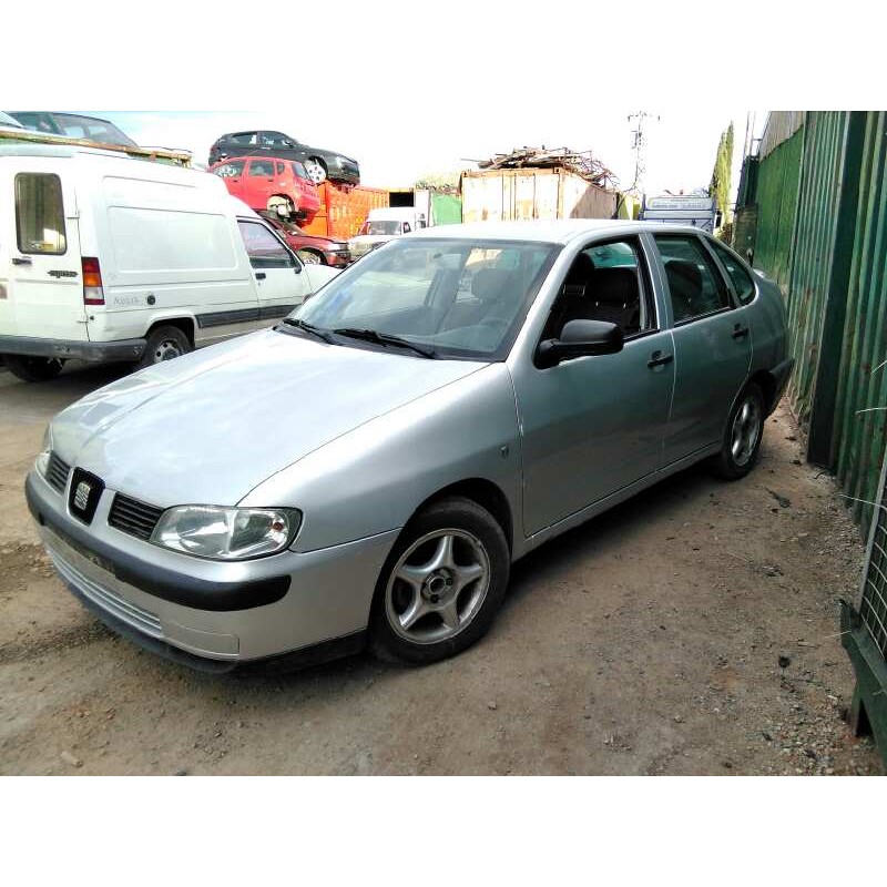seat cordoba berlina (6k2) del año 2001