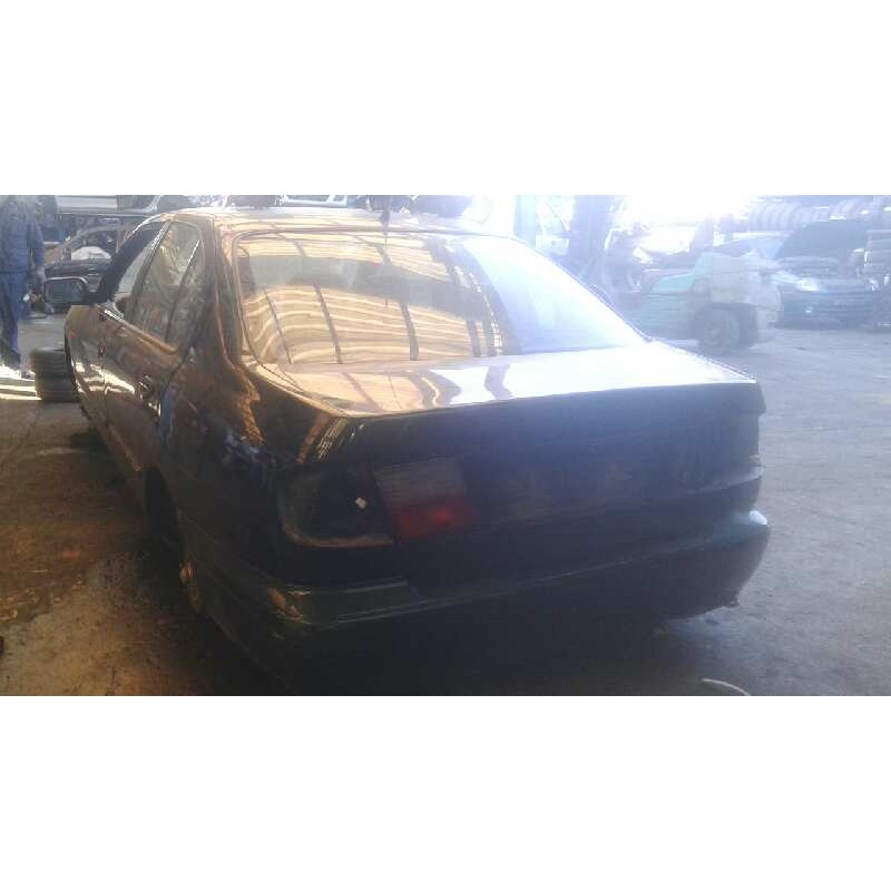 nissan primera berlina (p11) del año 1998