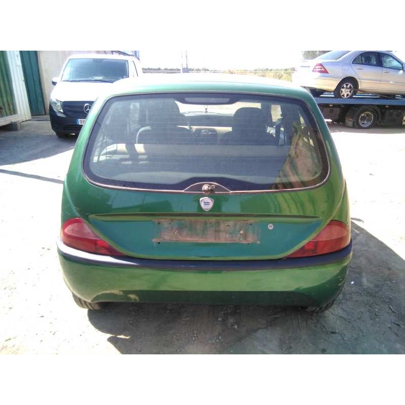 lancia lancia y del año 1996