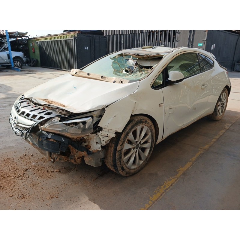 opel astra j gtc del año 2014