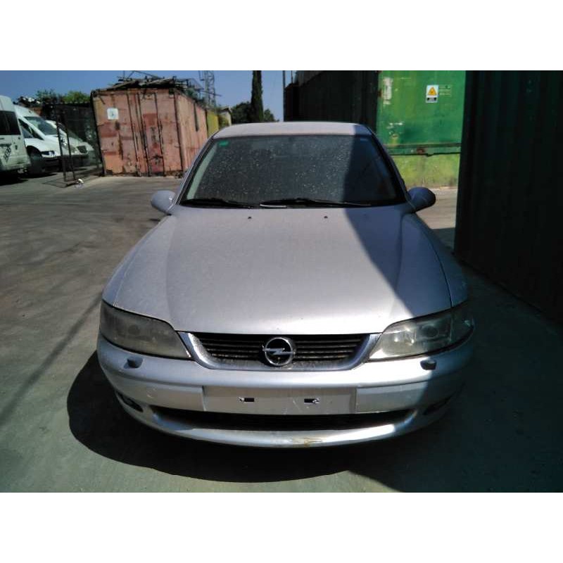 opel vectra b berlina del año 2002