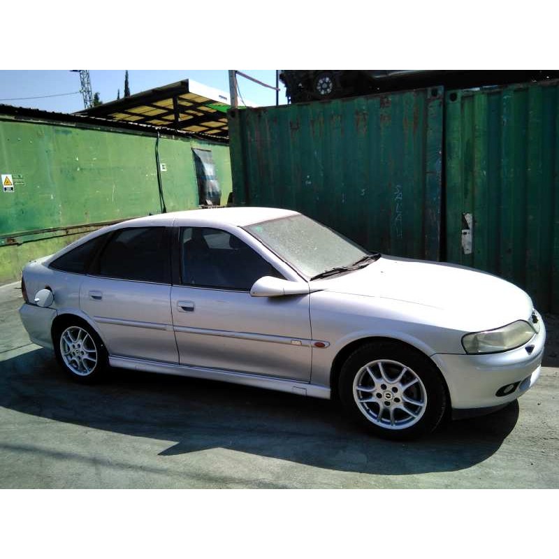 opel vectra b berlina del año 2002