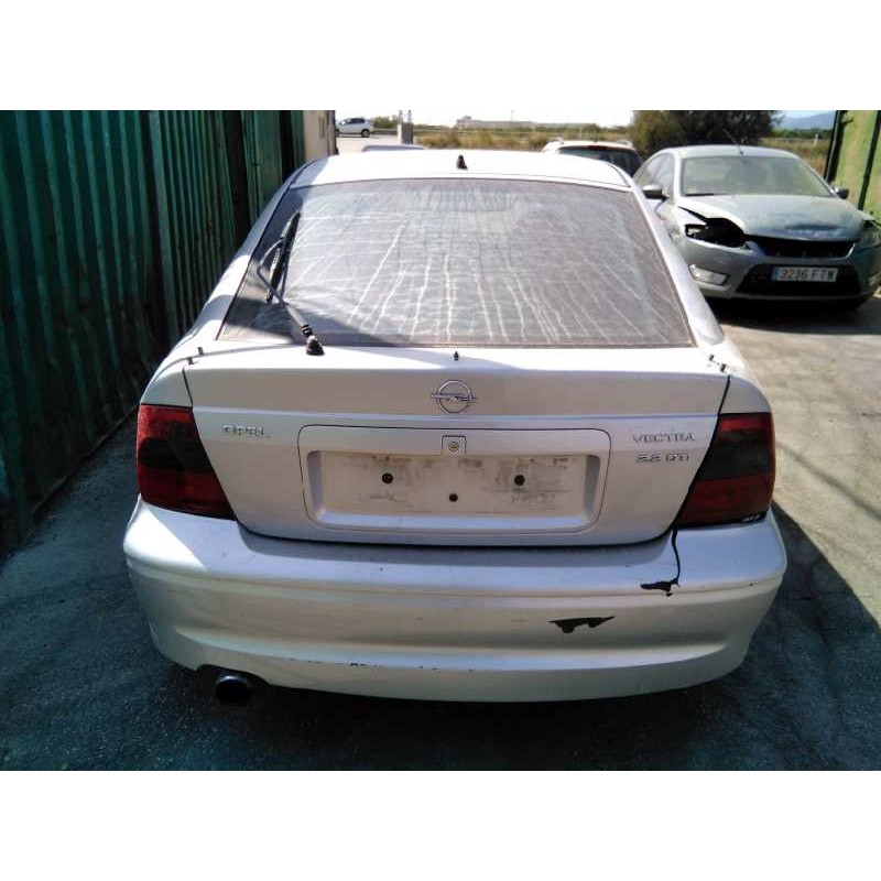 opel vectra b berlina del año 2002