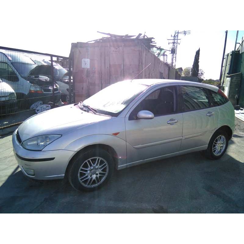 ford focus berlina (cak) del año 2001