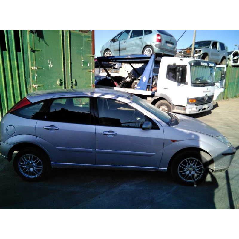 ford focus berlina (cak) del año 2001
