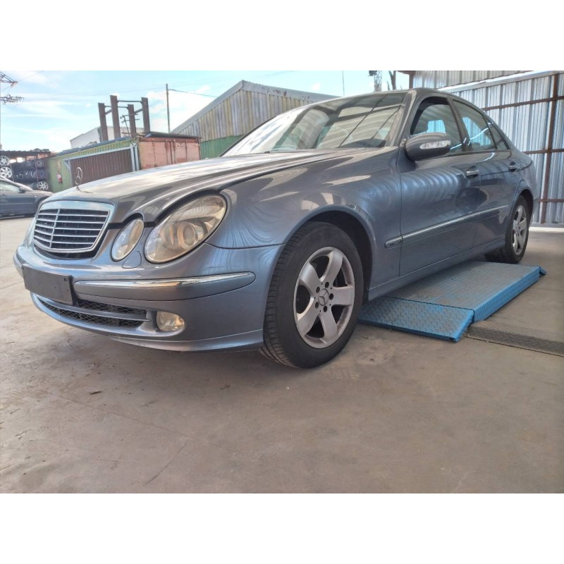 mercedes-benz clase e (w211) berlina del año 2003