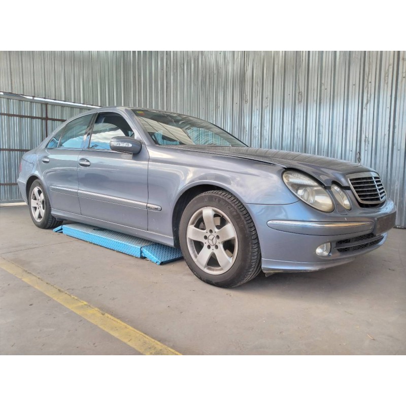 mercedes-benz clase e (w211) berlina del año 2003