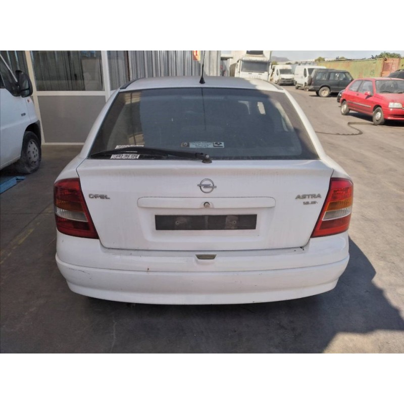 opel astra g berlina del año 1999