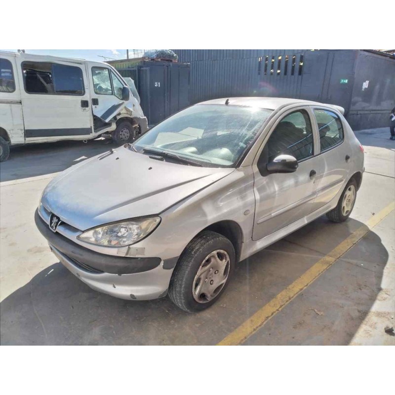 peugeot 206 berlina del año 2001
