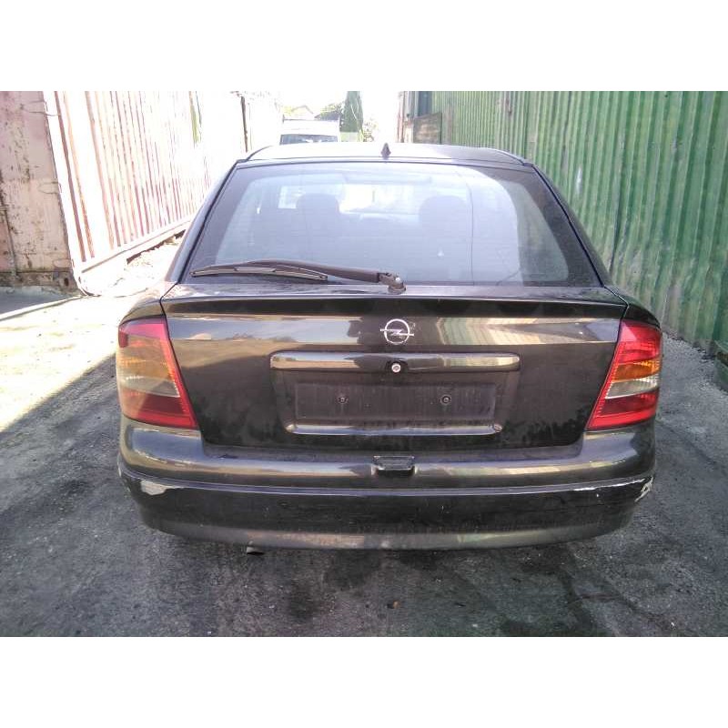 opel astra g berlina del año 2002