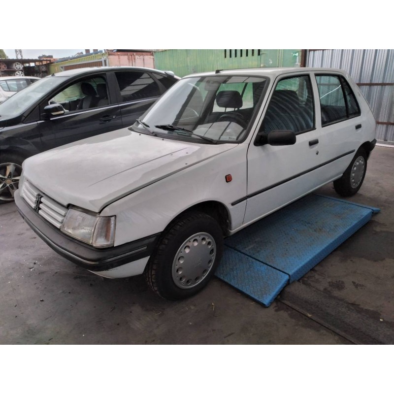 peugeot 205 berlina del año 1997