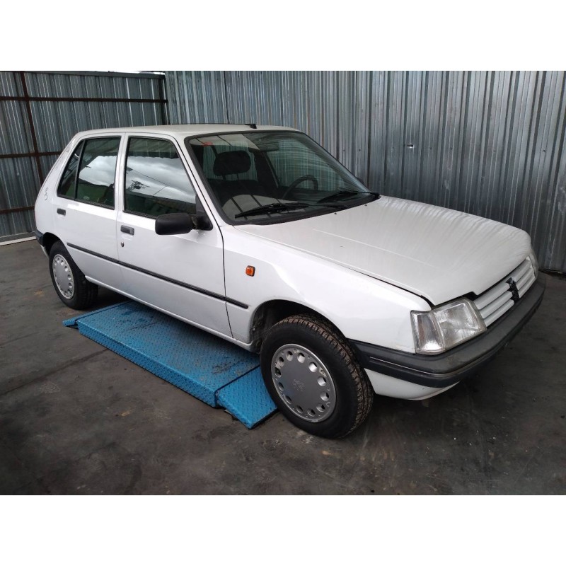 peugeot 205 berlina del año 1997