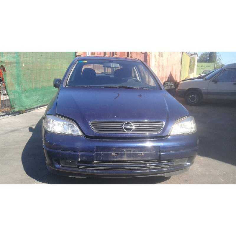 opel astra g berlina del año 2000