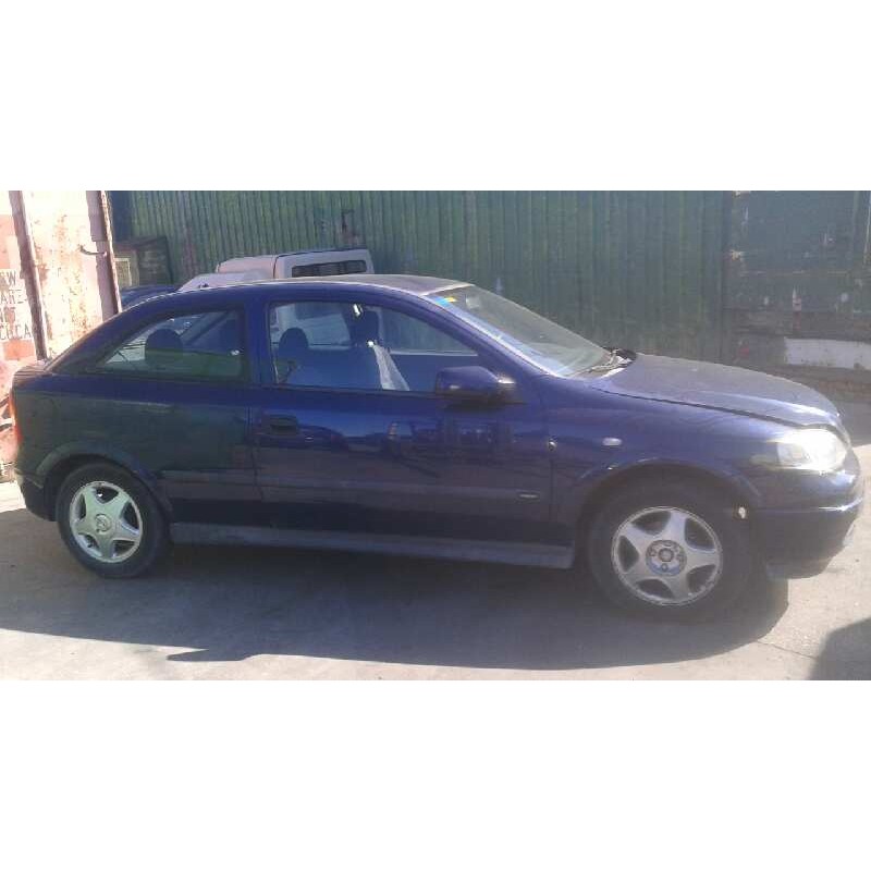 opel astra g berlina del año 2000