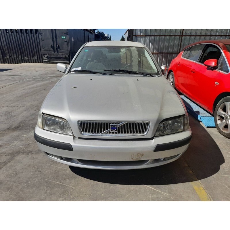 volvo s40 berlina del año 2002