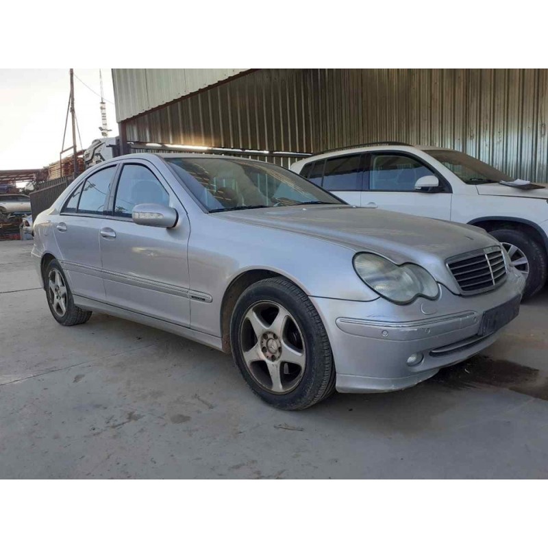 mercedes-benz clase c (w203) berlina del año 2002