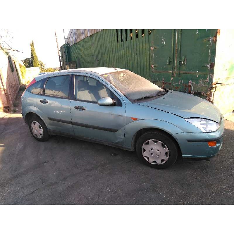 ford focus berlina (cak) del año 2000