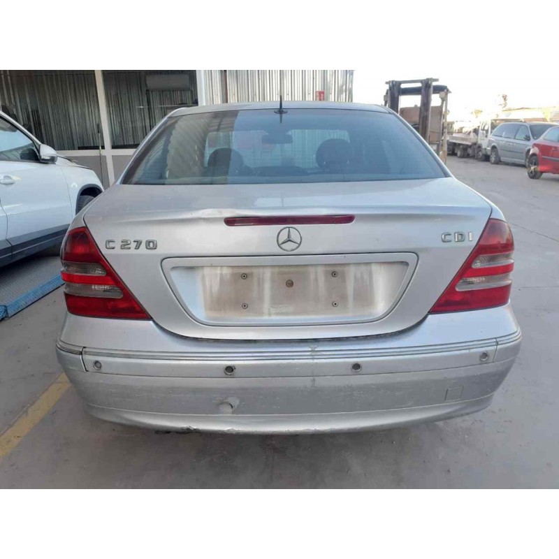 mercedes-benz clase c (w203) berlina del año 2002