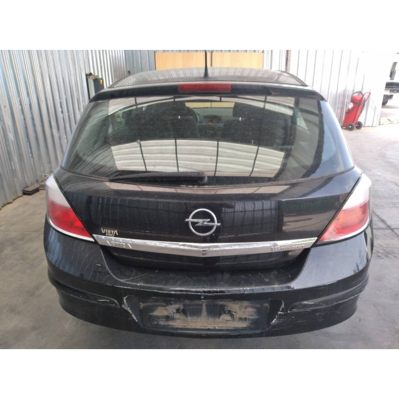 opel astra h berlina del año 2004