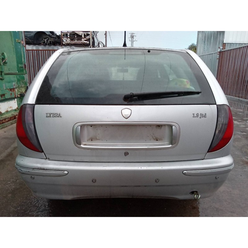 lancia lybra station wagon del año 2001