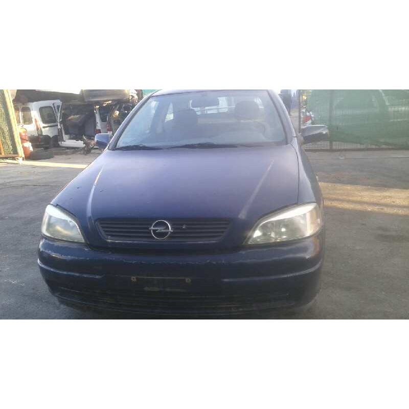 opel astra g berlina del año 2000