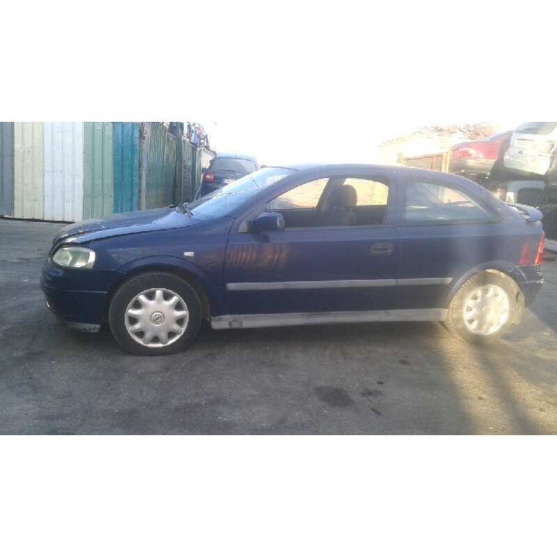 opel astra g berlina del año 2000