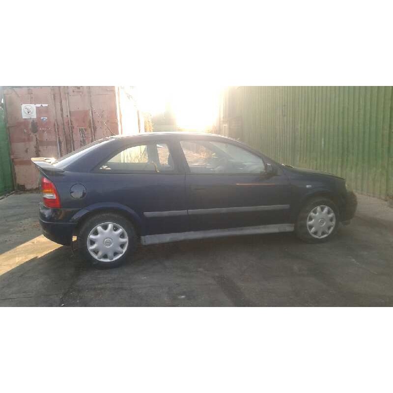 opel astra g berlina del año 2000