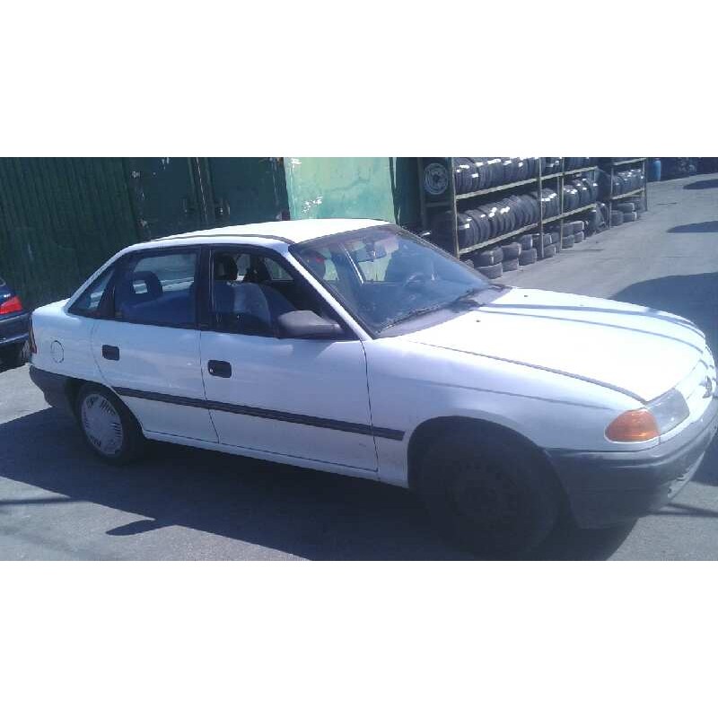 opel astra f berlina del año 1993