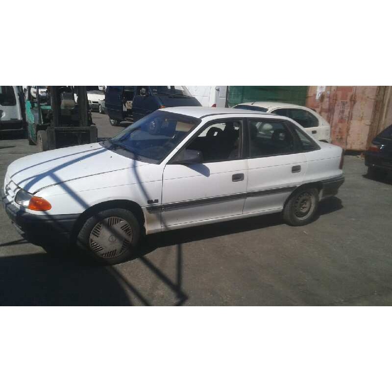 opel astra f berlina del año 1993