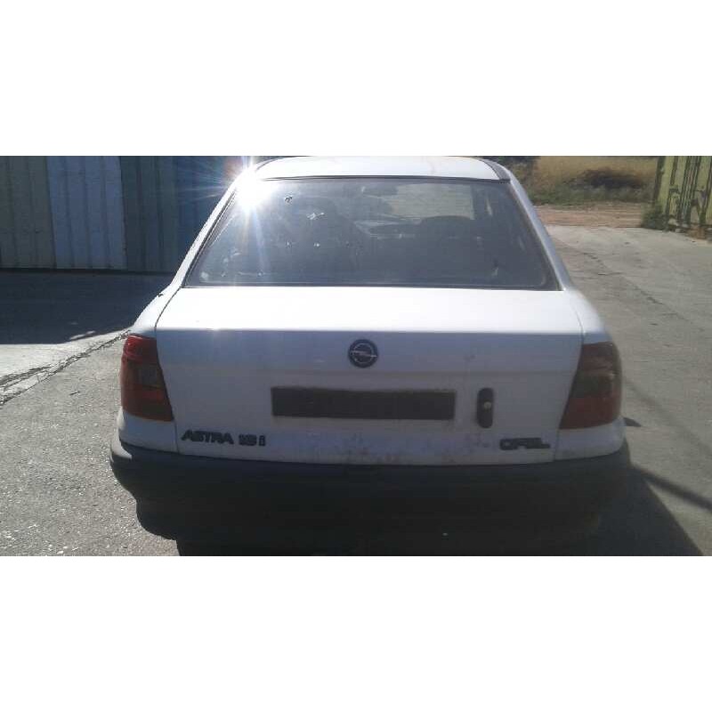 opel astra f berlina del año 1993