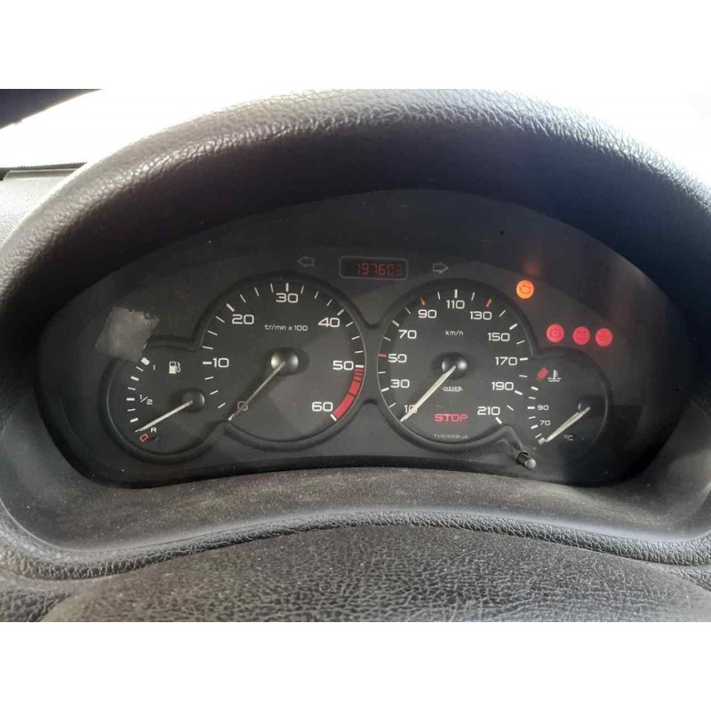 peugeot 206 berlina del año 2001