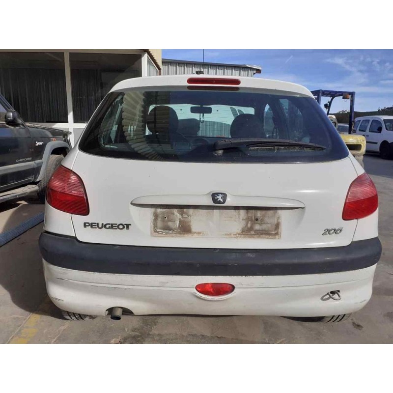 peugeot 206 berlina del año 2001