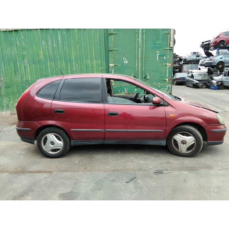 nissan almera tino (v10m) del año 2001