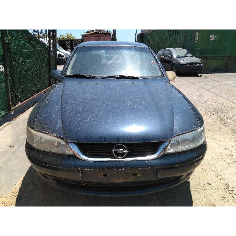 opel vectra b berlina del año 2000