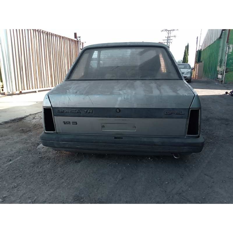 opel corsa a del año 1985