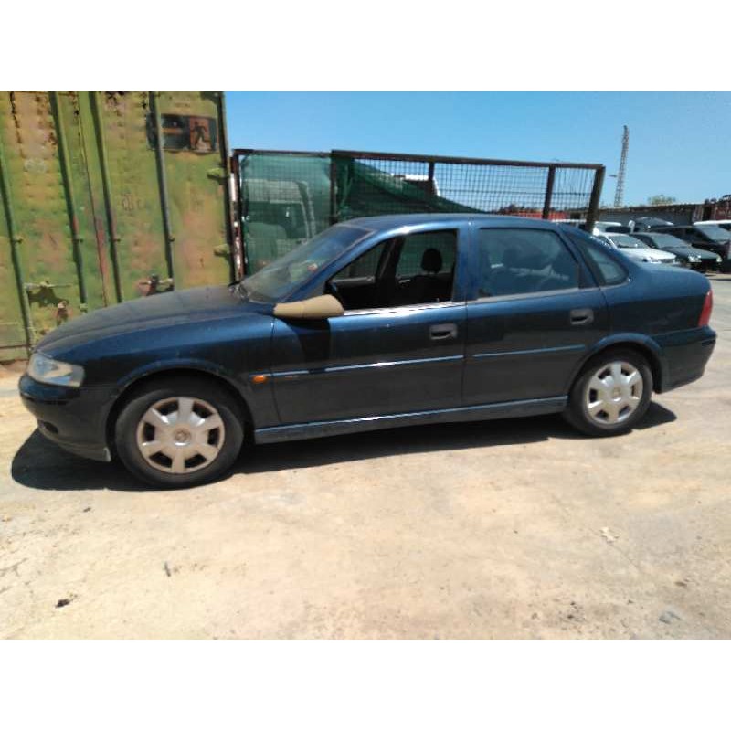 opel vectra b berlina del año 2000