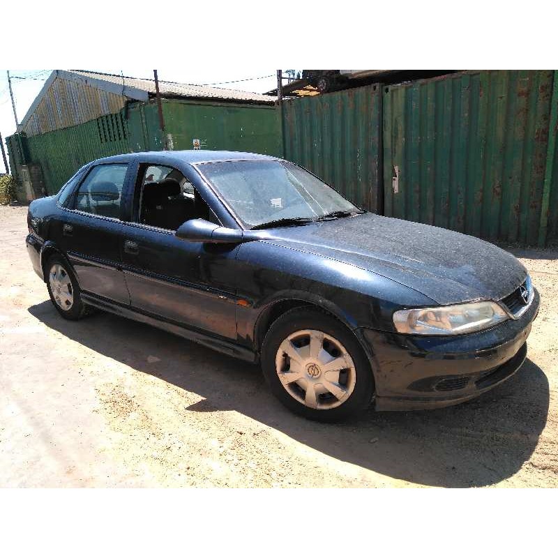 opel vectra b berlina del año 2000