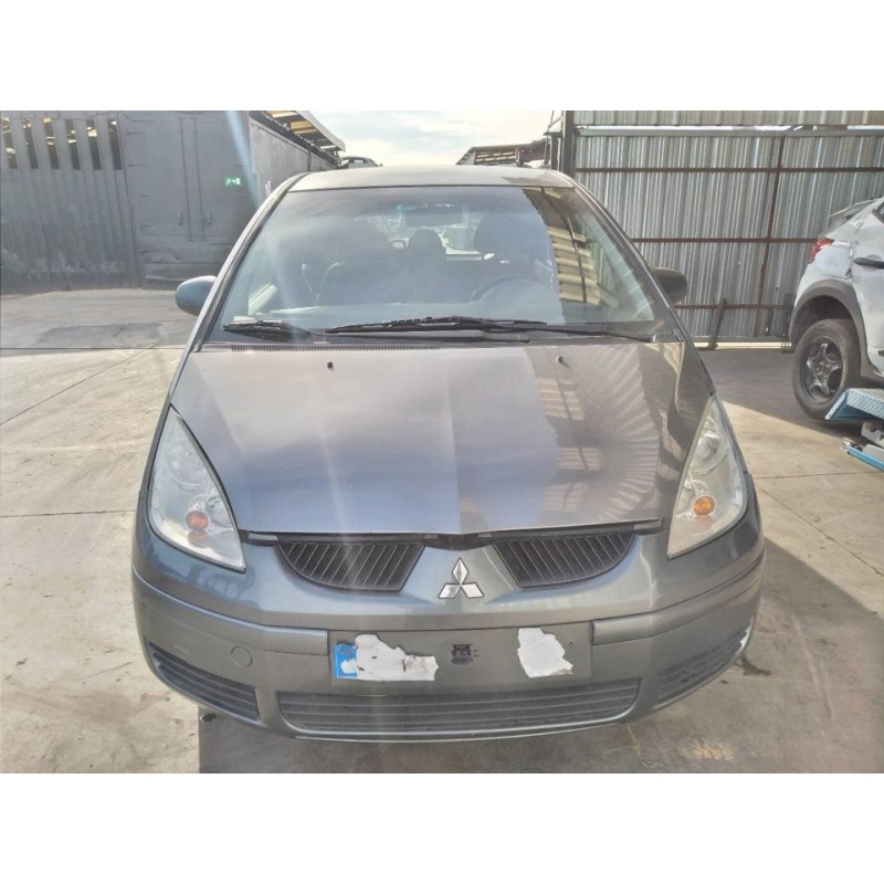 mitsubishi colt berlina 5 (z30a) del año 2004