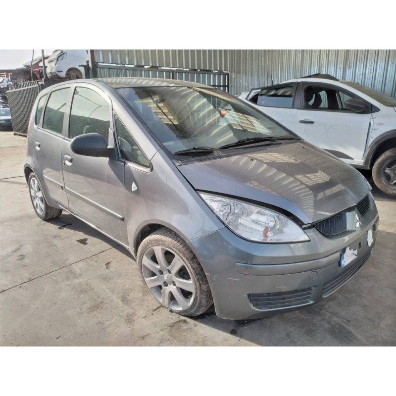 mitsubishi colt berlina 5 (z30a) del año 2004