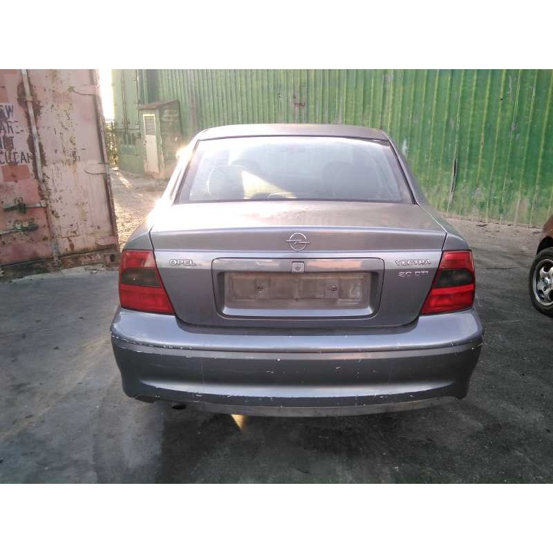 opel vectra b berlina del año 2001