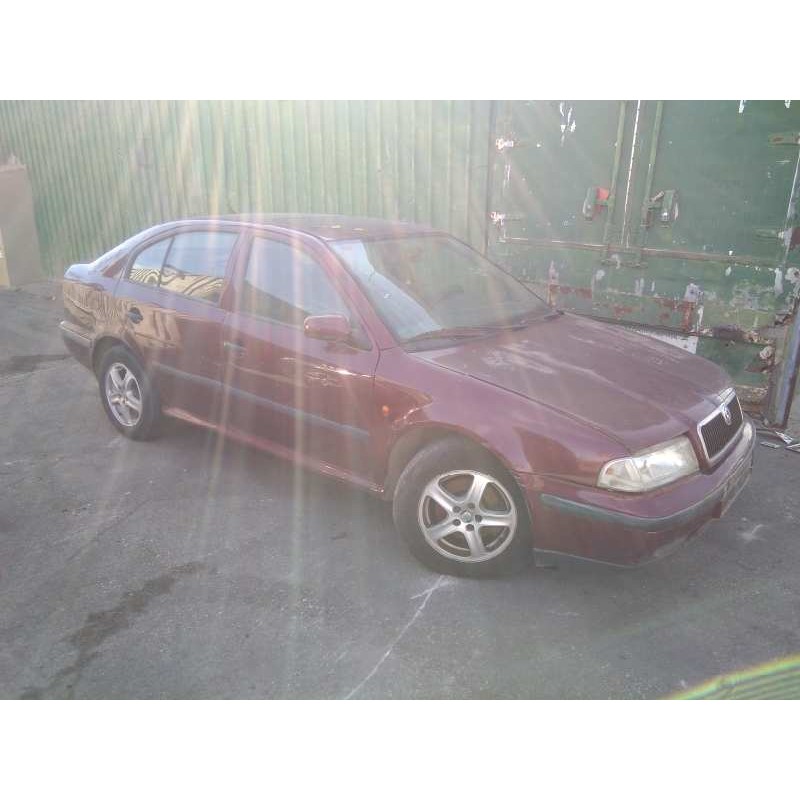 skoda octavia berlina (1u2) del año 1997