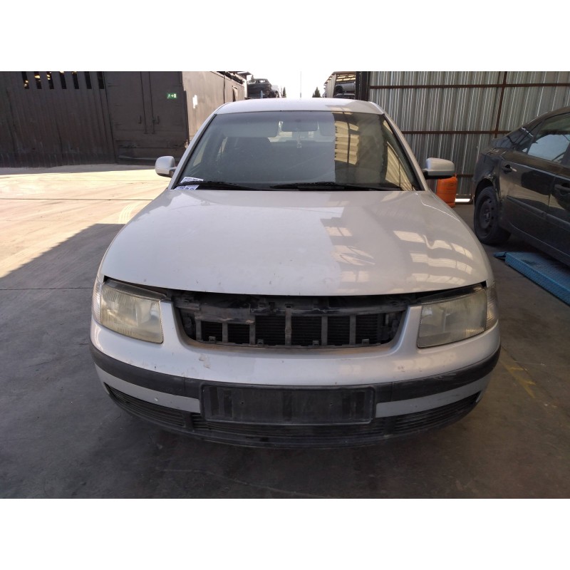 volkswagen passat berlina (3b2) del año 1999