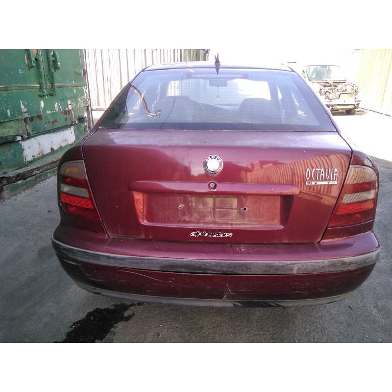 skoda octavia berlina (1u2) del año 1997