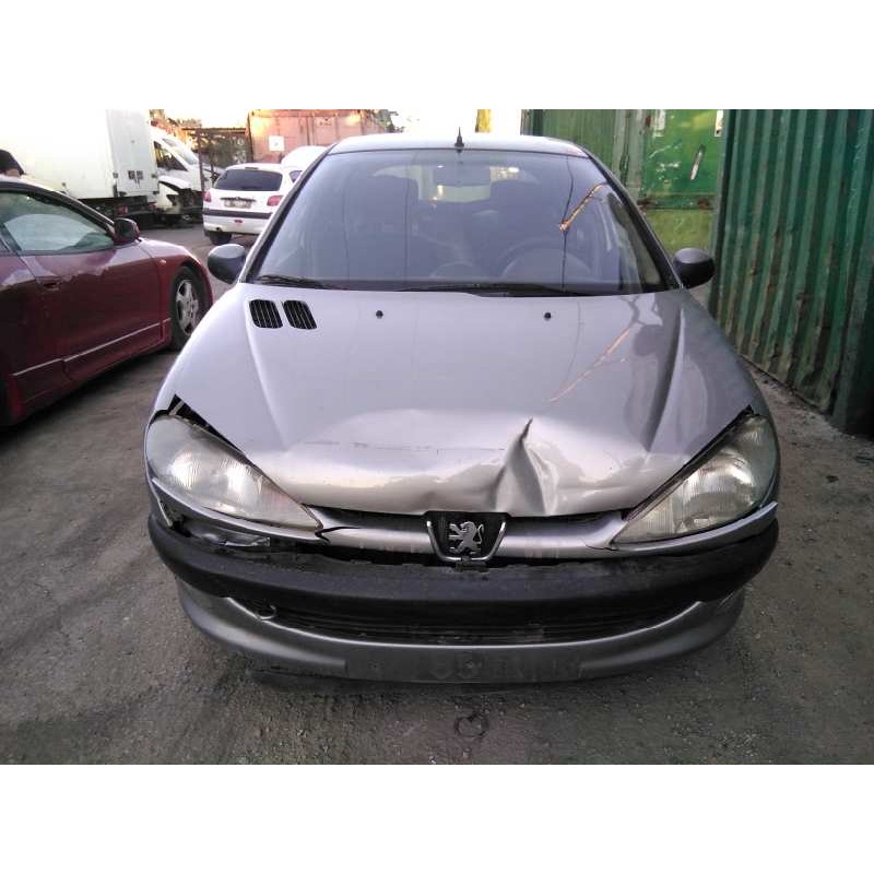 peugeot 206 berlina del año 2001