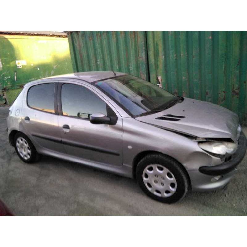 peugeot 206 berlina del año 2001